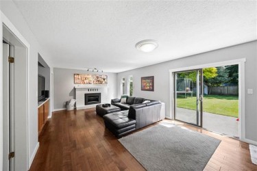 13182 15 AVENUE, Surrey, B.C.